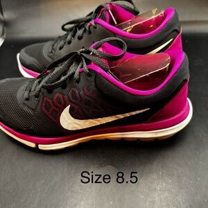 Nike Flex 2015 Run Women Size 8.5 Black  And Hyper Pink Athletic Running Walking